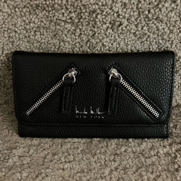 BRAND NEW! NWOT NICOLE MILLER Black Wallet - Picture 1 of 7